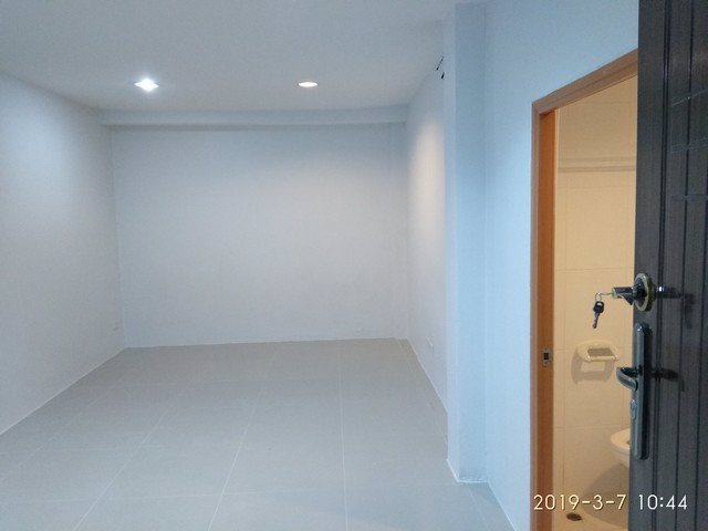 รหัสc3200-ให้เช่าทาวน์โฮม-4ชั้น-ลาดพร้าว87-เหมาะทำโฮมออฟฟิศ-พร้อมเข้าอยู่