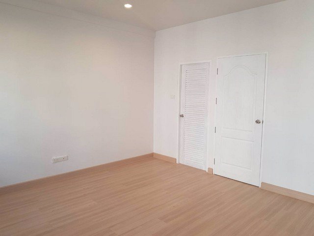 รหัสc3198-ให้เช่าและขายทาวน์เฮ้าส์-3ชั้น-ย่านเสนานิคม1-รัชดา32-เพิ่งรีโนเวทใหม่