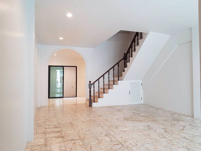 รหัสc3198-ให้เช่าและขายทาวน์เฮ้าส์-3ชั้น-ย่านเสนานิคม1-รัชดา32-เพิ่งรีโนเวทใหม่