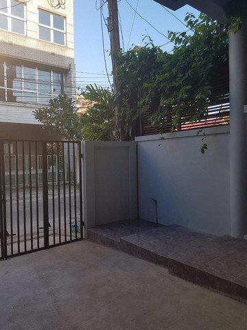 รหัสc3198-ให้เช่าและขายทาวน์เฮ้าส์-3ชั้น-ย่านเสนานิคม1-รัชดา32-เพิ่งรีโนเวทใหม่