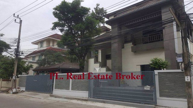 รหัสc3196-ให้เช่าบ้านเดี่ยว-4ชั้นลาดพร้าว-ทาวน์อินทาวน์-เหมาะทำโฮมออฟฟิศและพักอาศัย-จอดรถได้-7คัน