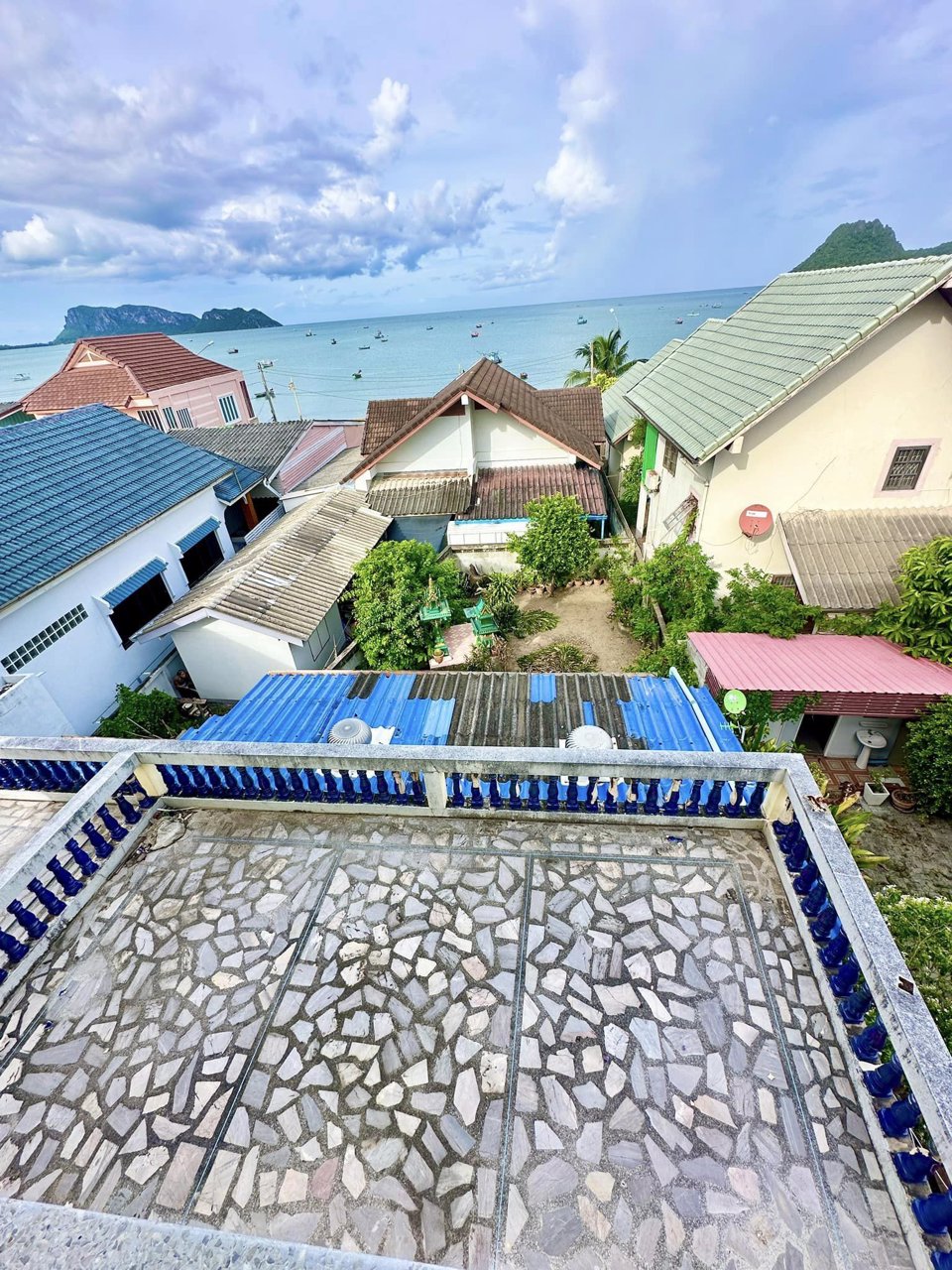 ขาย-ตึกแถว-3-ชั้น-3-คูหา-ทะเล-อ่าวประจวบ