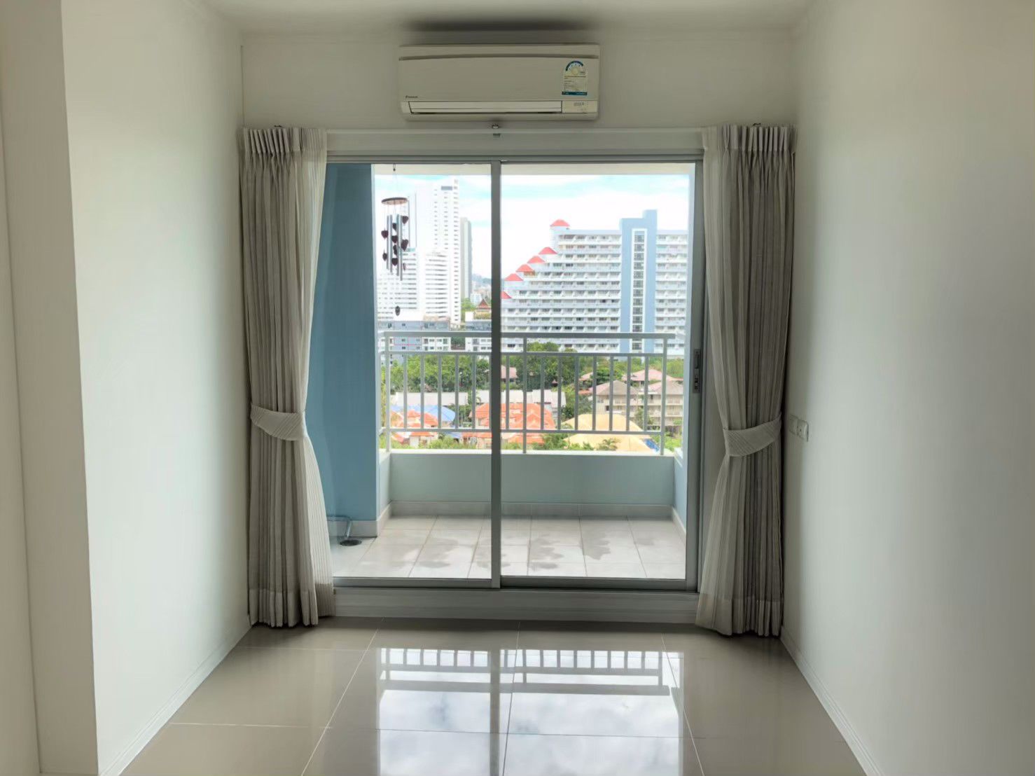 ขายห้องเปล่า-ห้องใหม่-28-ตรม-ชั้น11-คอนโด-ลุมพินี-ปาร์ค-บีช-จอมเทียน