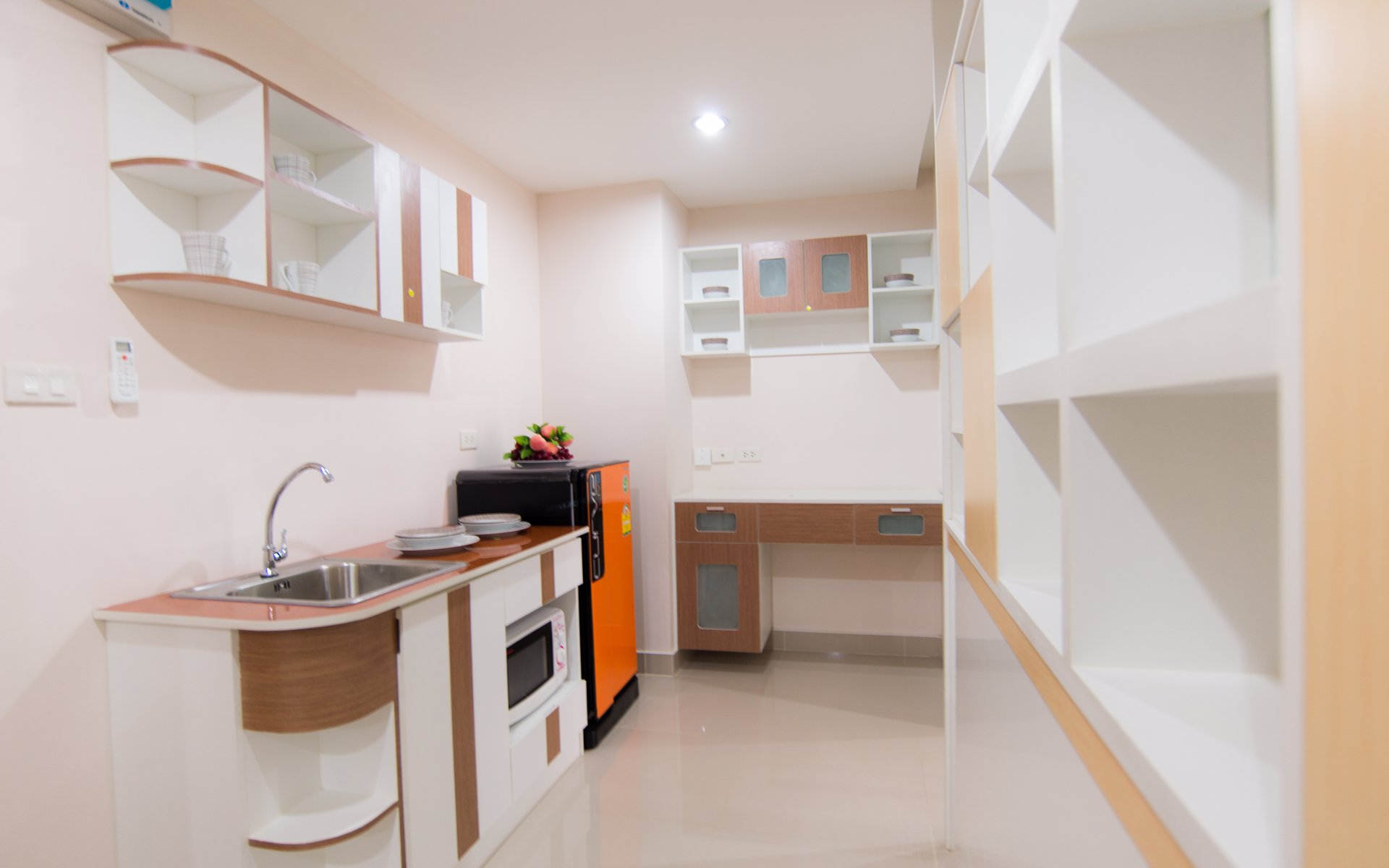 ให้เช่าคอนโด-สองห้องนอน-ตกแต่งครบเดอะวิสด้อมเบิร์ก-ใกล้มหาวิทยาลัยบูรพา-ใกล้หาดบางแสน