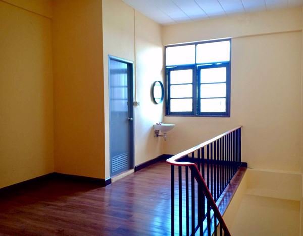 ขายตึกแถว-ย่าน-ซเพชรเกษม69-ใกล้รถไฟฟ้าหลักสอง-รีโนเวทแล้ว-ตบแต่งอย่างสวยงามทั้งหลัง