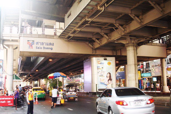 ขาย-โรงแรม-3-ชั้นครึ่ง-ซอยศาลาแดง-จำนวน-10-ห้อง-เนื้อที่-40-ตารางวา