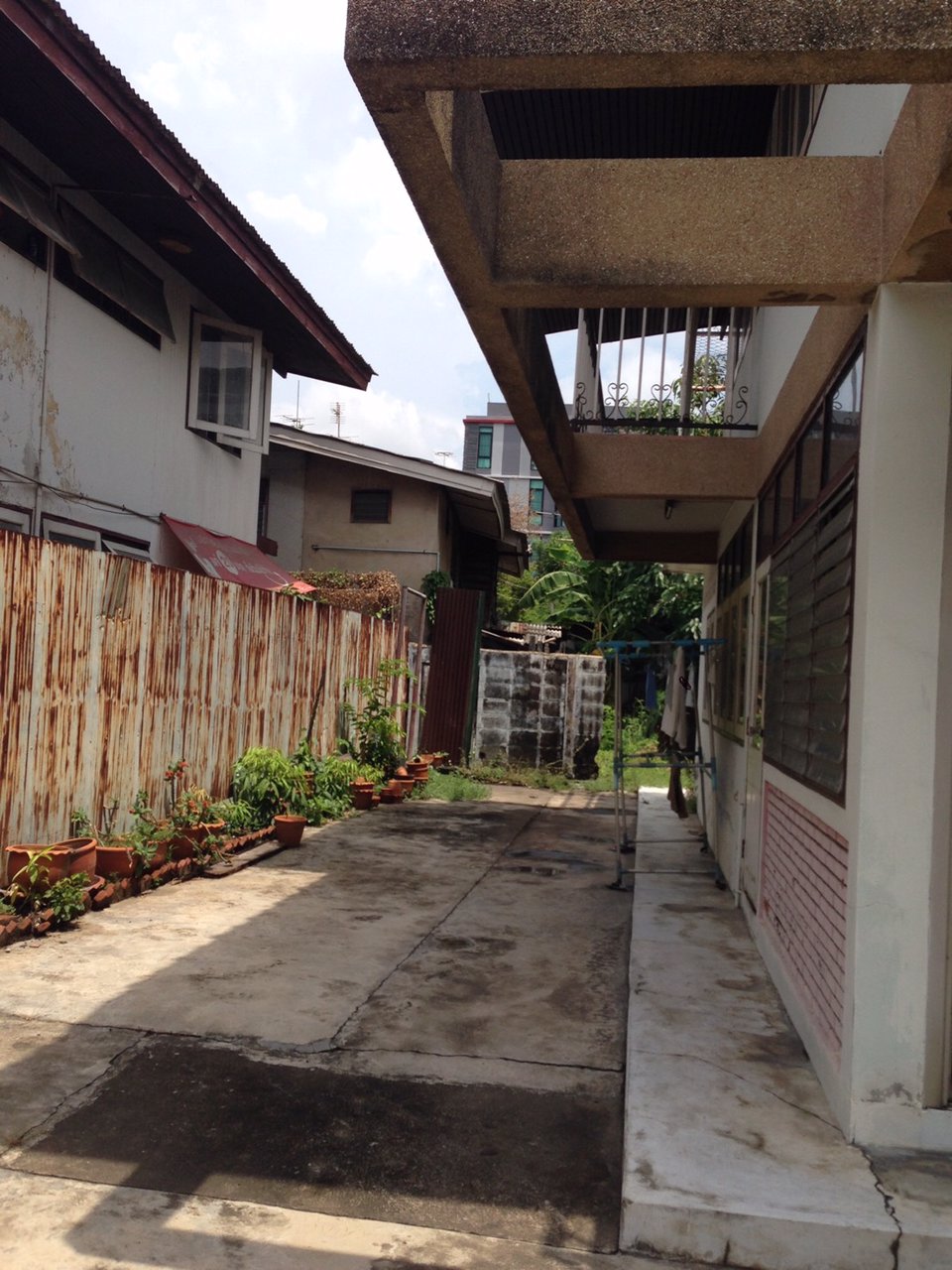 ขายที่ดิน-73-ตารางวา-พร้อมสิ่งปลูกสร้าง-ในซอยอารีย์สัมพันธ์-8-เหมาะสำหรับพักอาศัย-ทำโฮมออฟฟิศ-หรือ