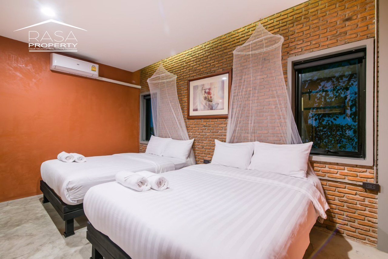 balinese-style-pool-villa-in-hua-hin