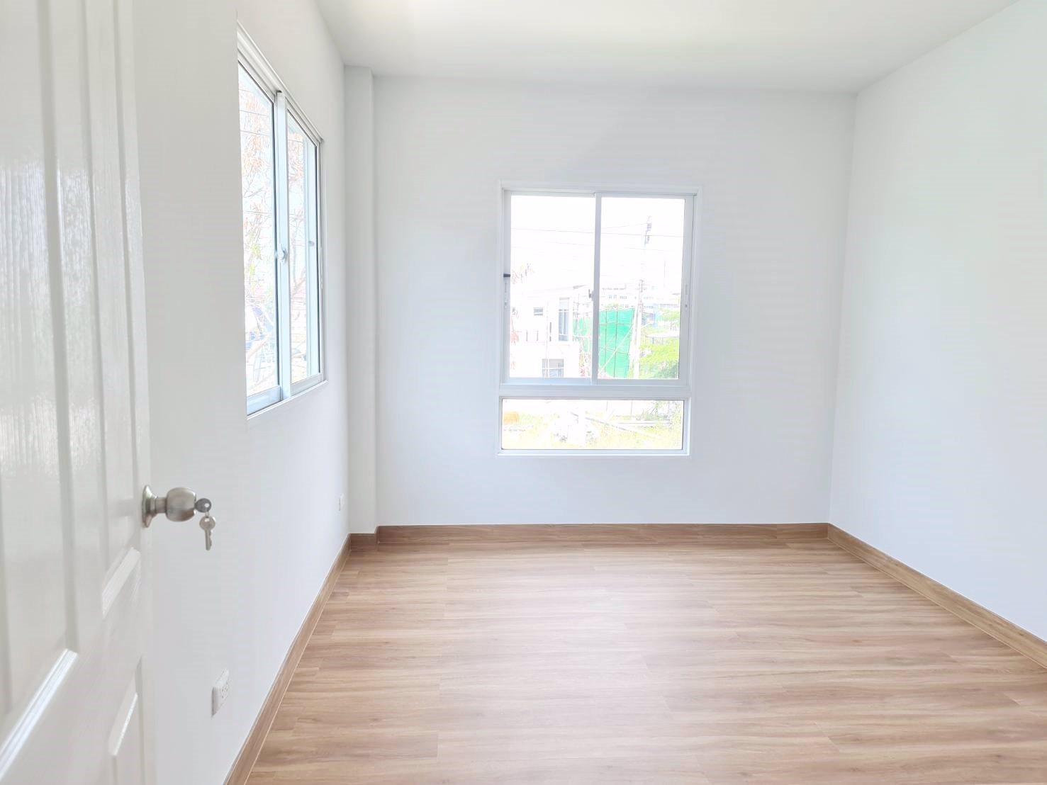 ทาวน์โฮม-หลุดดาวน์-ราชพฤกษ์-รัตนาธิเบศร์-นนทบุรี-หน้ากว้าง-7-เมตร-ที่จอดรถ-2-คัน