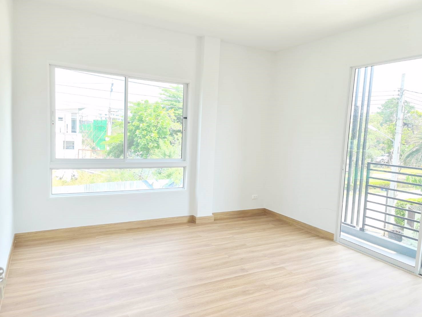 ทาวน์โฮม-หลุดดาวน์-ราชพฤกษ์-รัตนาธิเบศร์-นนทบุรี-หน้ากว้าง-7-เมตร-ที่จอดรถ-2-คัน