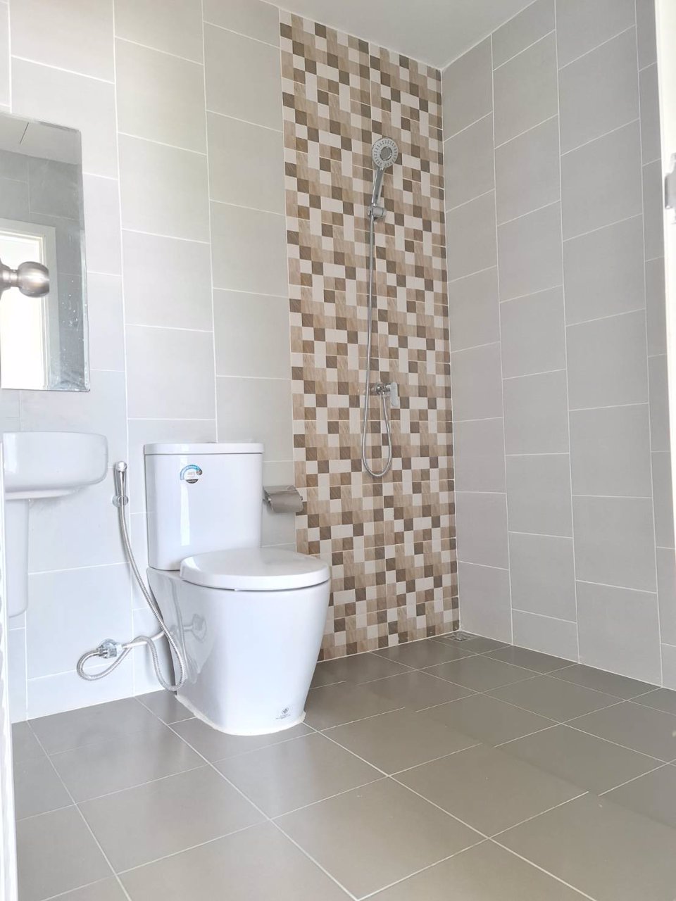 ทาวน์โฮม-หลุดดาวน์-ราชพฤกษ์-รัตนาธิเบศร์-นนทบุรี-หน้ากว้าง-7-เมตร-ที่จอดรถ-2-คัน