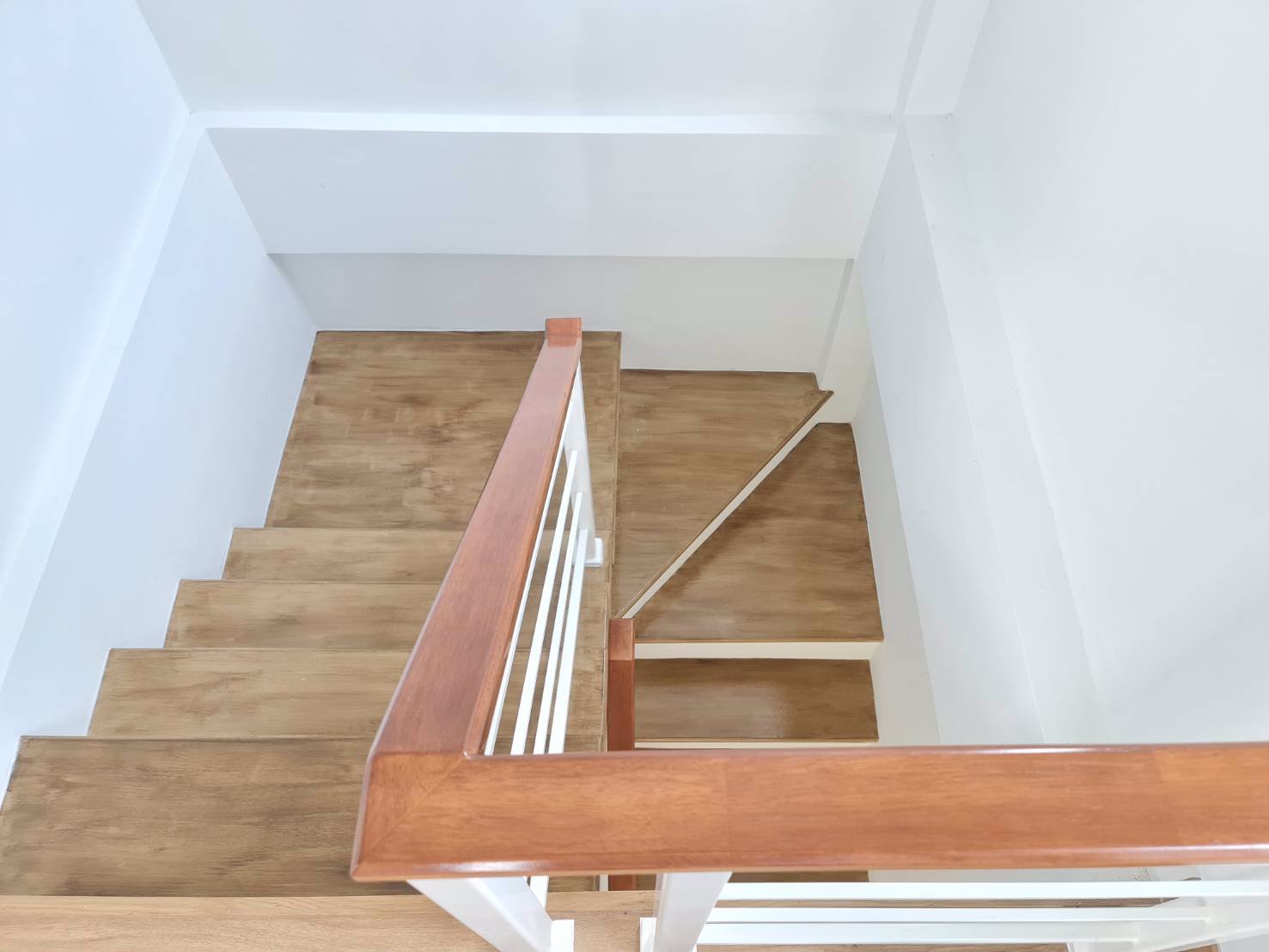 ทาวน์โฮม-หลังมุม-หลุดดาวน์-ราชพฤกษ์-นนทบุรี-หน้ากว้าง-7-เมตร-ทิศเหนือ-ที่จอดรถ-2-คัน