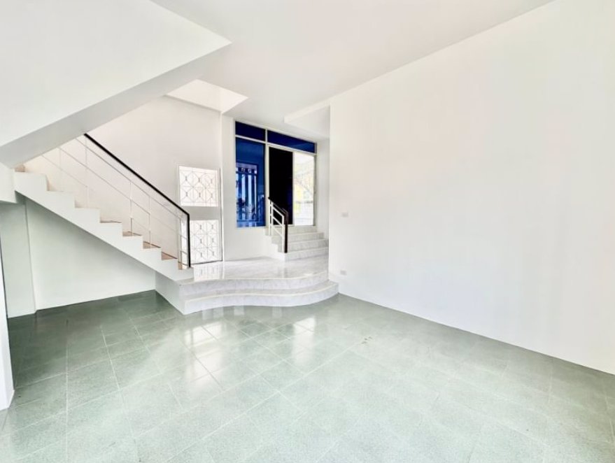 ขายด่วน-หมู่บ้าน-ครีเอทีฟ-ลิฟวิ่ง-คลอง3-รีโนเวท-