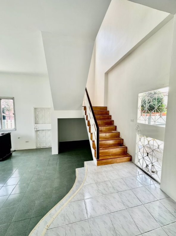 ขายด่วน-หมู่บ้าน-ครีเอทีฟ-ลิฟวิ่ง-คลอง3-รีโนเวท-