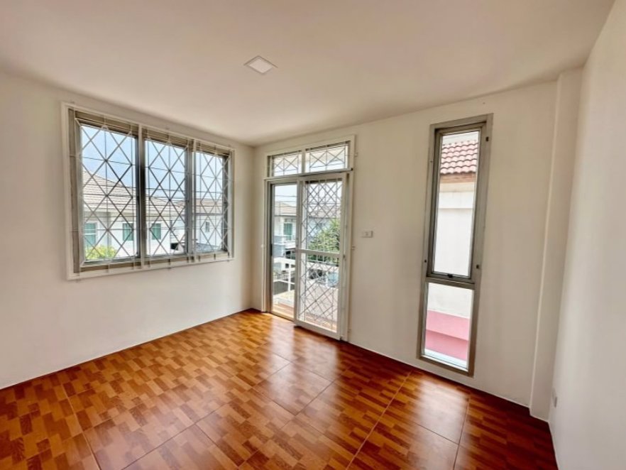 ขายด่วน-หมู่บ้าน-ครีเอทีฟ-ลิฟวิ่ง-คลอง3-รีโนเวท-