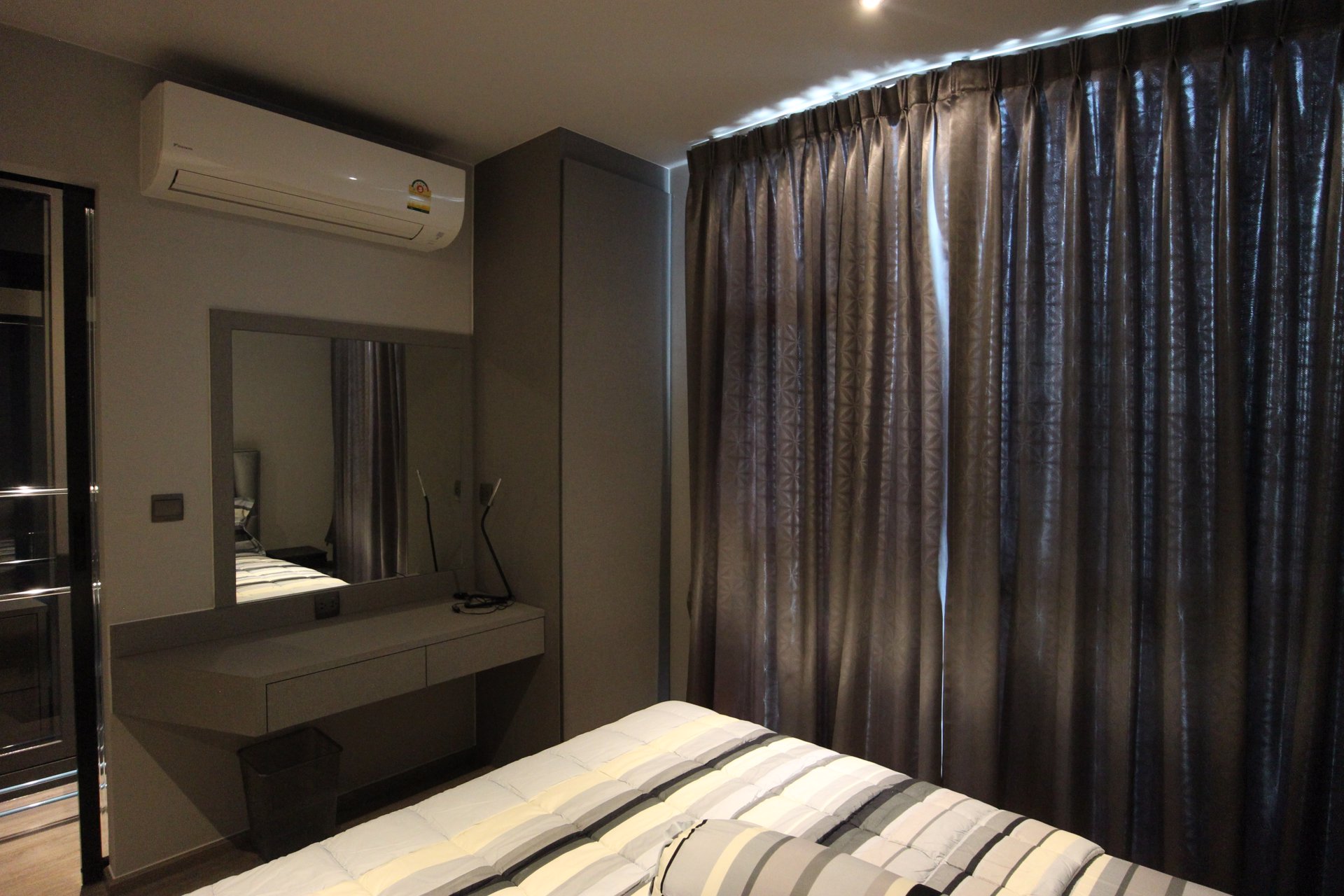 เช่าคอนโด-rhythm-ekkamai-sukhumvit-63-17-floor-ชั้น-17-ราคาพิเศษ