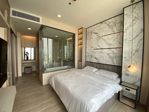 ห้องเช่า-the-esse-asoke-เฟอร์นิเจอร์ครบชั้น42มีอ่างอาบน้ำ-420a01-