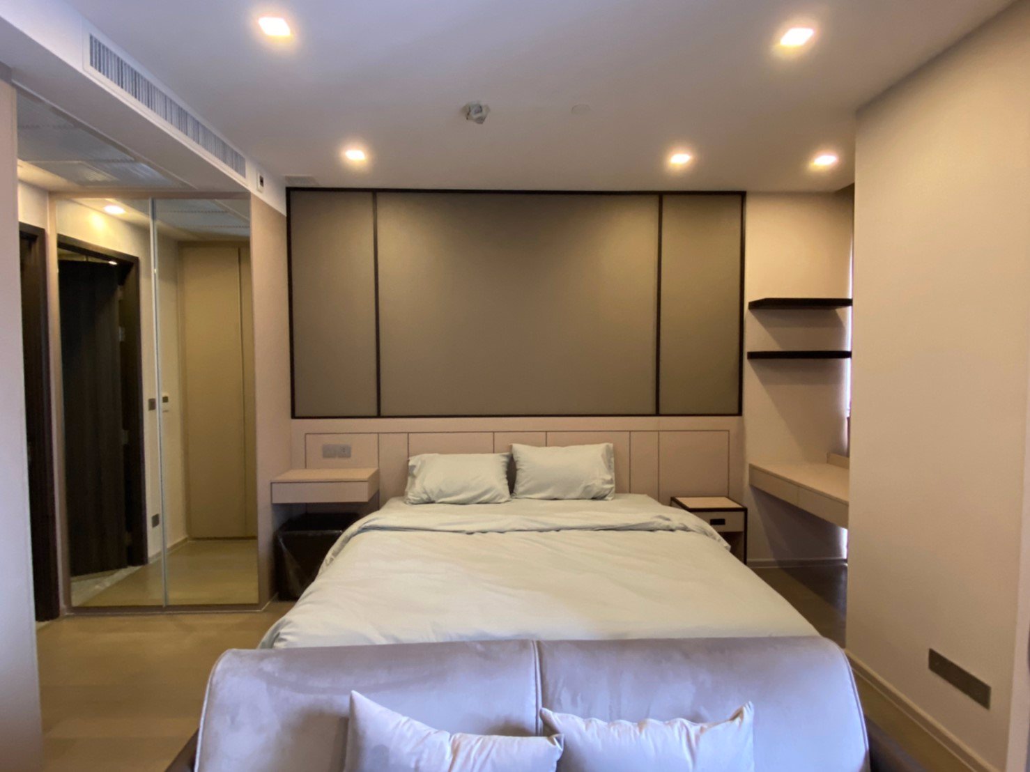 เช่า-ashton-asoke-เฟอร์นิเจอร์ครบ-ชั้น19-พร้อมเข้าอยู่-