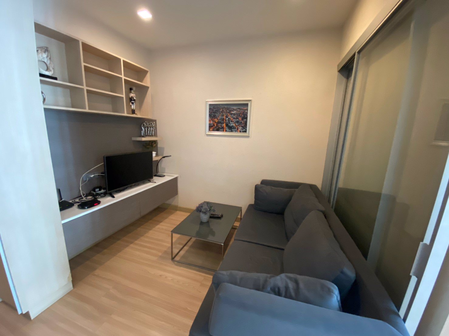 เช่า-sky-walk-condo-เฟอร์นิเจอร์ครบ-ชั้น-22-พร้อมเข้าอยู่-