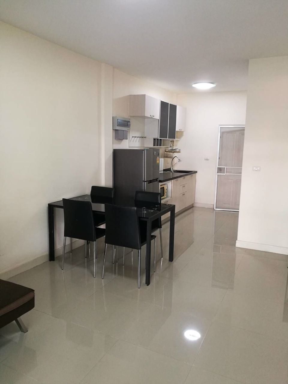 ให้เช่าทาวน์โฮม-2-ชั้น-3-นอน-2-น้ำ-คชฟฟ-เฟอร์ครบ-แต่งสวย-พร้อมอยู่