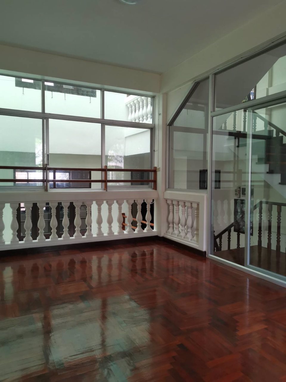 ทาวโฮม-โฮมออฟฟิส-เรโนเวทใหม่-เจริญนคร-40-3-ห้องนอน-35ชั้น