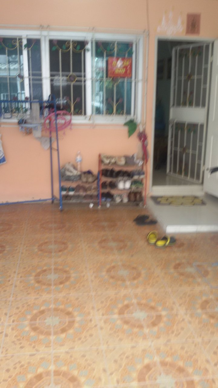 ให้เข่าทาวน์เฮาส์พร้อมเฟอร์นิเจอร์