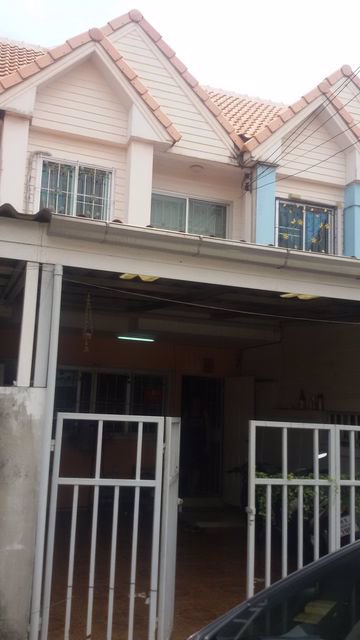 ให้เช่าทาวน์เฮาส์พร้อมเฟอร์นิเจอร์