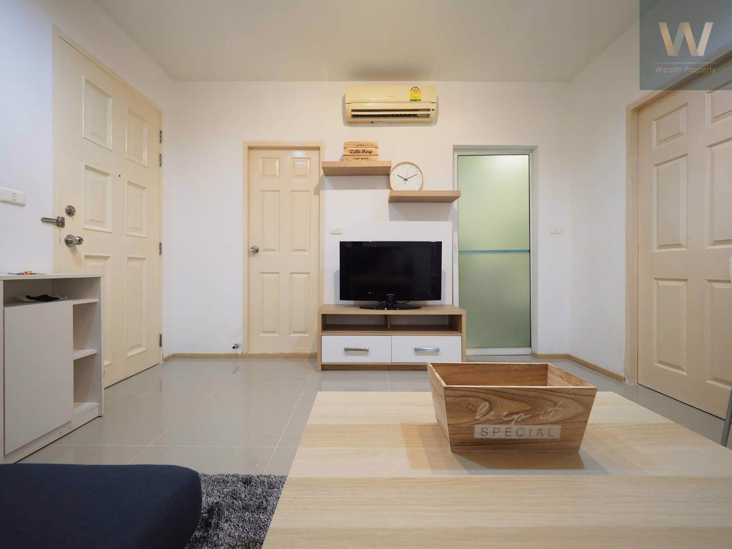 ขายด่วนห้อง-ห้องสภาพนางฟ้าสุดโมเดิร์น-สวย-สุด-สุด-เฟอร์นิเจอร์ใหม่ทั้งห้อ-งขนาด-42-ตารางเมตร