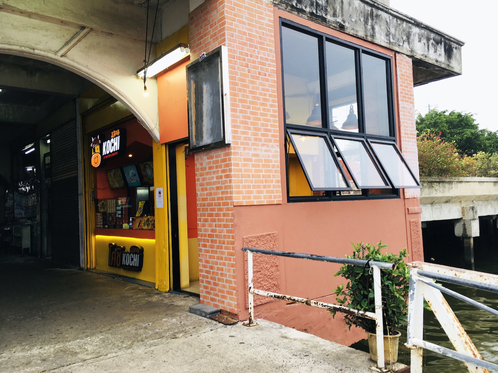 ให้เช่า-ห้องว่าง-เหมาะสำหรับค้าขาย-บริเวณ-ท่าน้ำ-พระประแดง-ติดริมแม่น้ำเจ้าพระยา