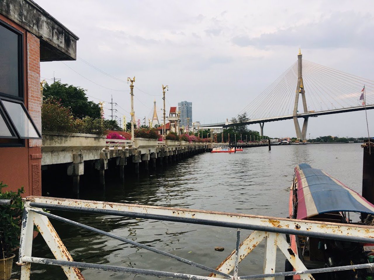 ให้เช่า-ห้องว่าง-เหมาะสำหรับค้าขาย-บริเวณ-ท่าน้ำ-พระประแดง-ติดริมแม่น้ำเจ้าพระยา