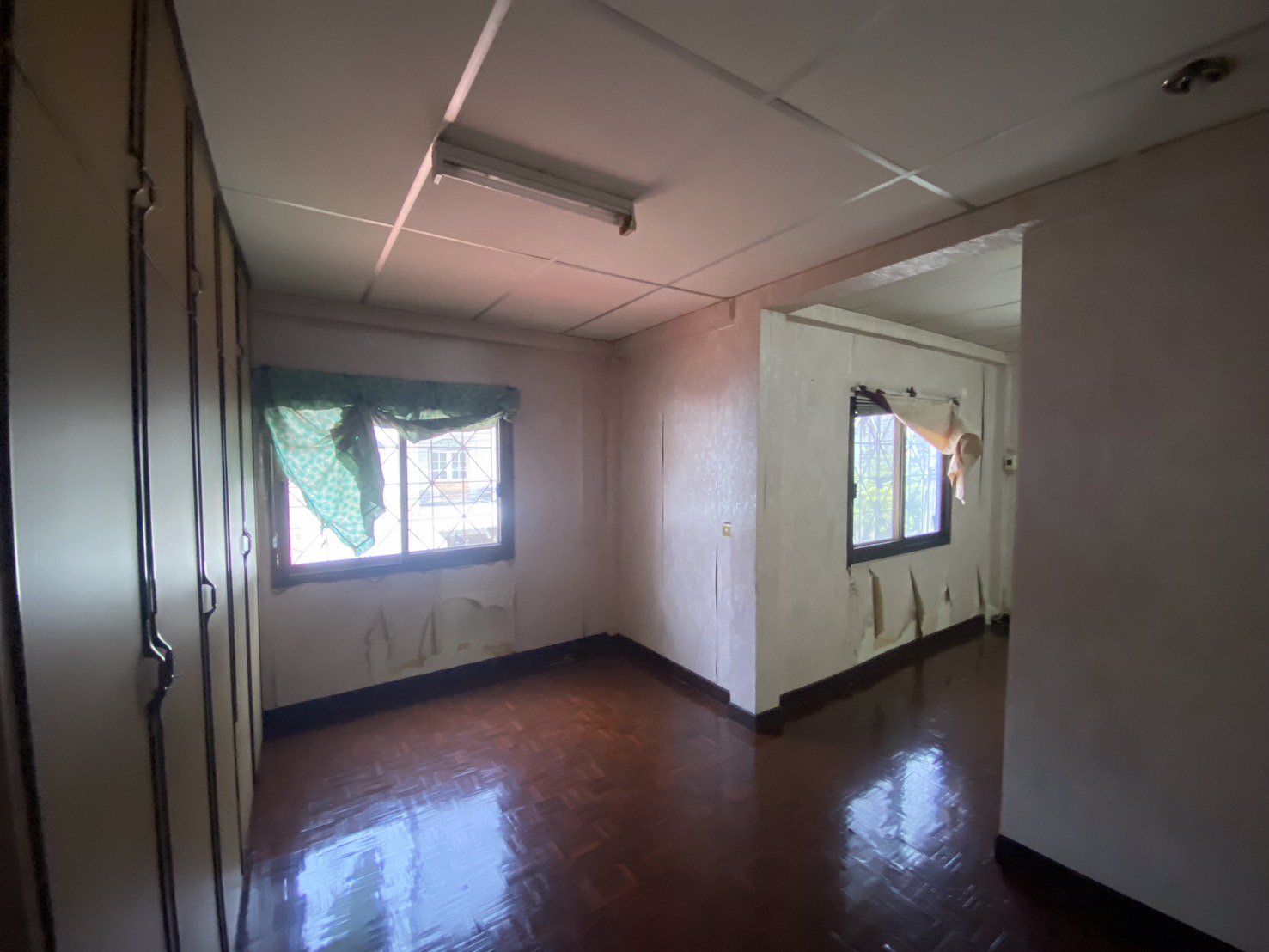 ขายทาวเฮ้าส์-หมู่บ้านนครหลวงวิลเลจ