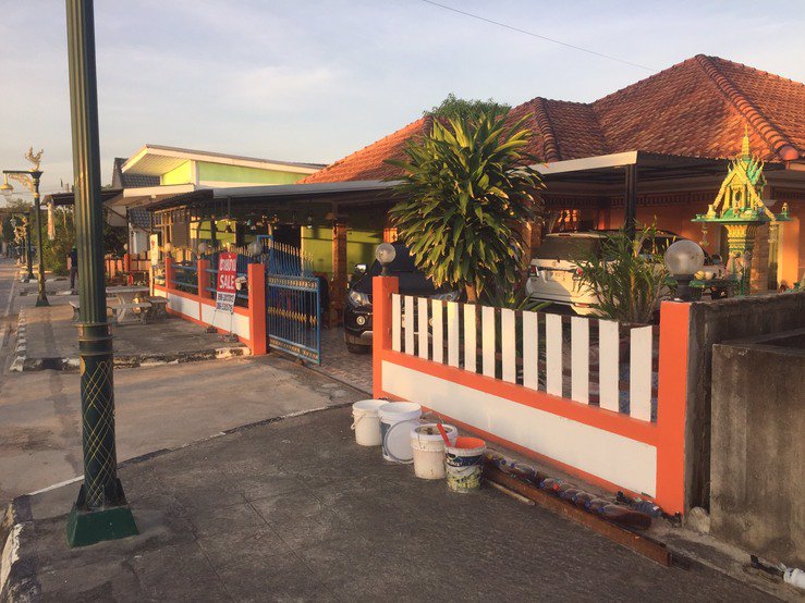 ขายบ้าน-1-หลัง-3-ห้องนอน-2-ห้องน้ำ-1-ห้องครัว-1ห้องรับแขก-พร้อมอาคารร้าน-1-หลังราคา-42-ลบ-เป็นพื้