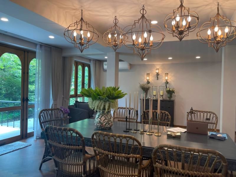 ขายบ้านพักตากอากาศ-สำหรับผู้ที่รักอยู่กับธรรมชาติบนหุบเขาล้อมรอบ-เป็นวิลล่าสไตล์อังกฤษ