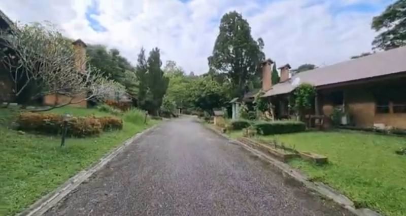 ขายบ้านพักตากอากาศ-สำหรับผู้ที่รักอยู่กับธรรมชาติบนหุบเขาล้อมรอบ-เป็นวิลล่าสไตล์อังกฤษ