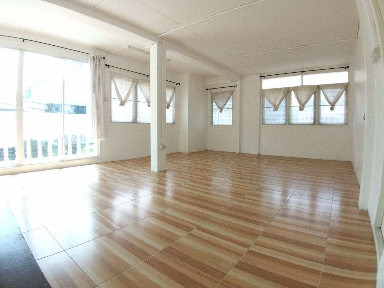 ขายบ้าน-ในซอยลาดพร้าว-115-แยก-2-เนื้อที่-137-ตรว-ห่าง-สถานี-bts-ไม่ถึง-240-เมตร-19-ล้านบาท