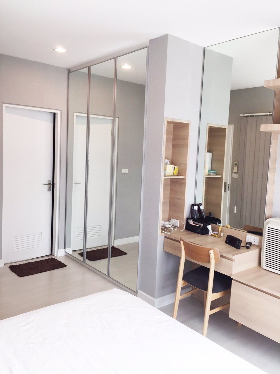 sale-459-ล้าน-คอนโด-41-ตรม-the-room-รัชดา-ลาดพร้าวชั้น14วิวดีตึ-aมี-1-ห้องนอน1ห้องน้ำแต่งใหม่หมด