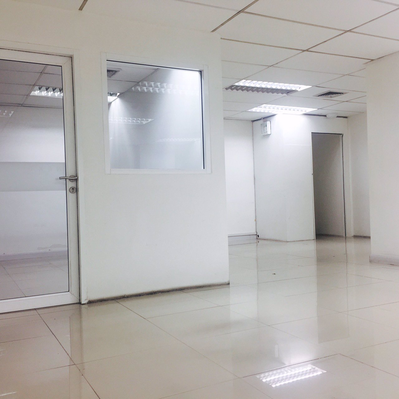 ขาย-เช่า-สำนักงาน-192-ตรม-ถนนรัชดาภิเษก-อาคารอมรพันธุ์-205-ทาวเวอร์2-กรุงเทพฯ