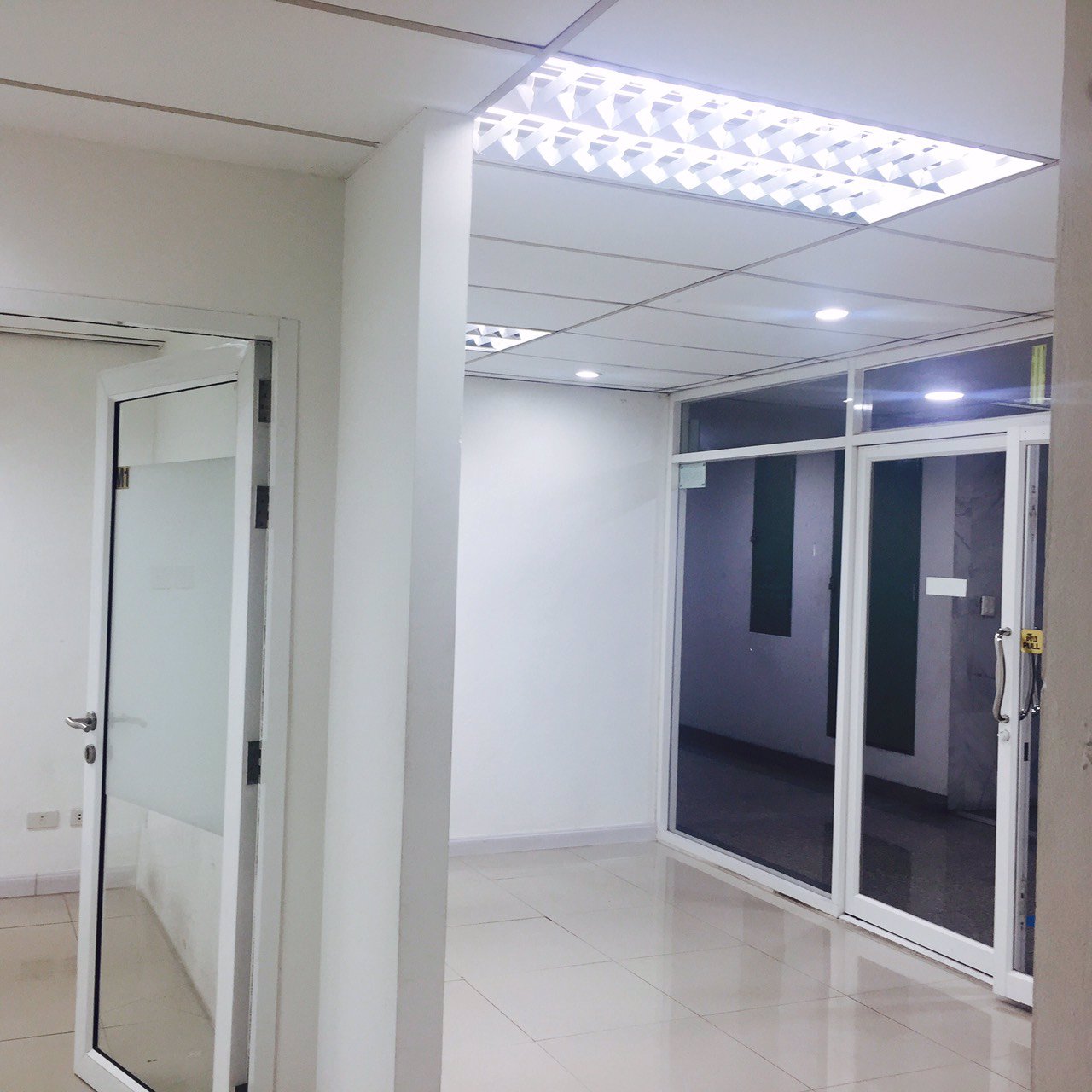 ขาย-เช่า-สำนักงาน-192-ตรม-ถนนรัชดาภิเษก-อาคารอมรพันธุ์-205-ทาวเวอร์2-กรุงเทพฯ