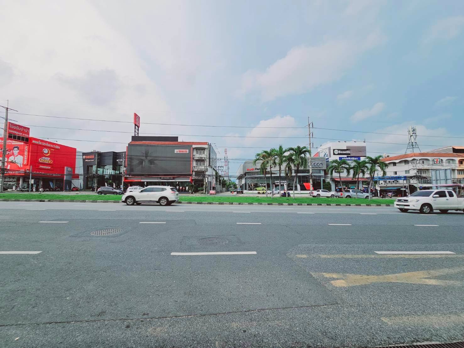 ขายขาดทุน-โรงแรมที่พัทยากลาง-ติดถนนหลักสุขุมวิท