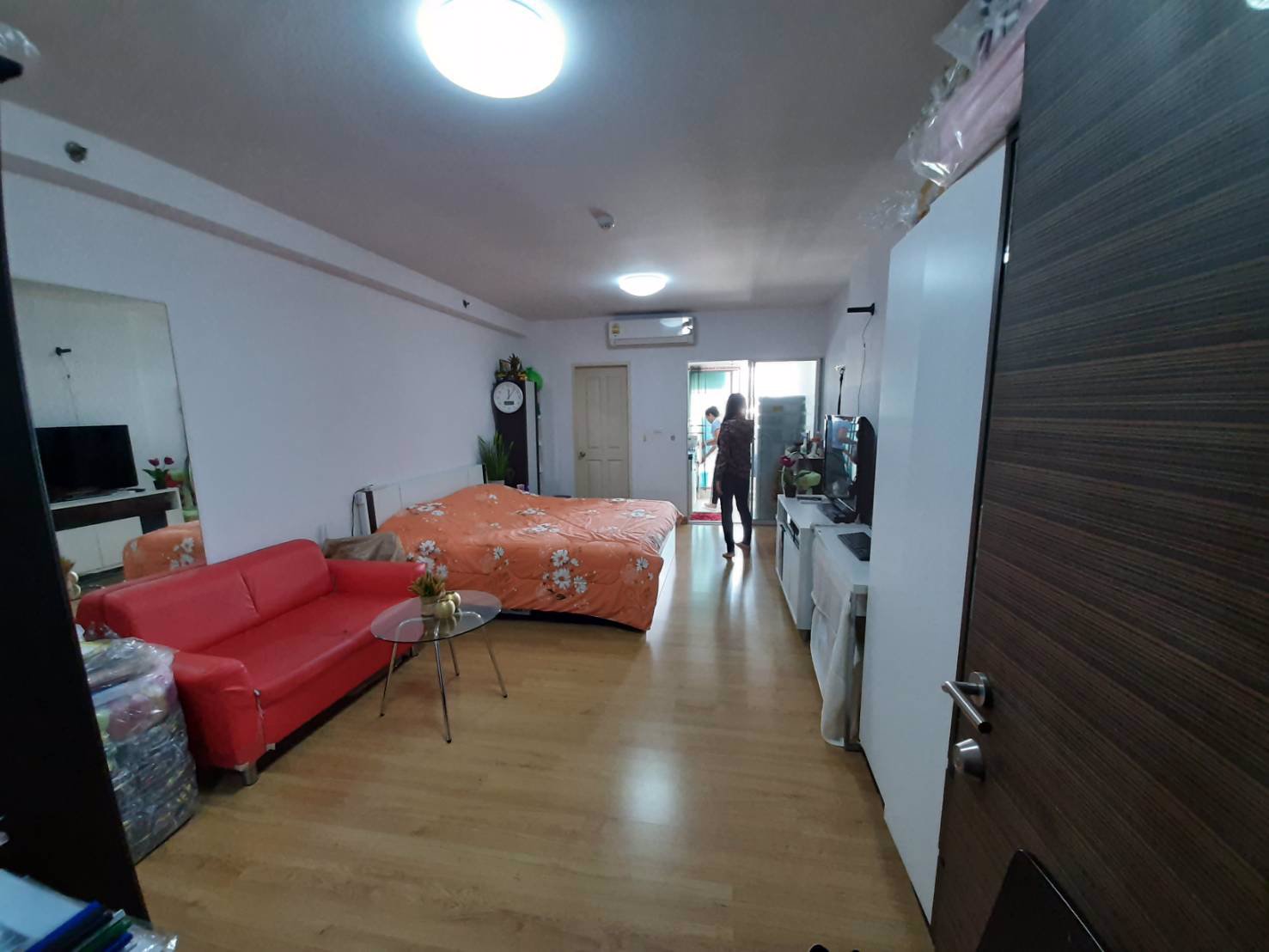 ขาย-คอนโดศุภาลัย-ปาร์ค-อโศก-รัชดา-วิวสระว่ายน้ำ