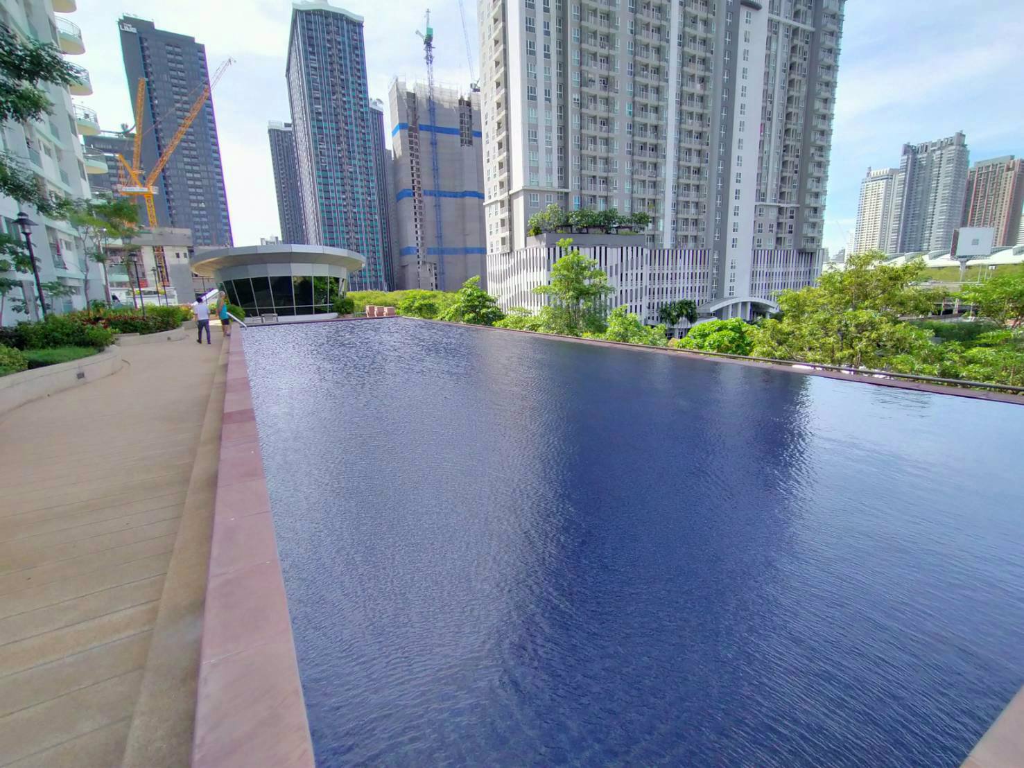 ขาย-คอนโดศุภาลัย-ปาร์ค-อโศก-รัชดา-วิวสระว่ายน้ำ