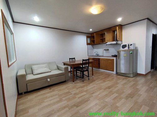 ให้เช่าคอนโดบางนาคอมเพล็กซ์-เรสซิเดนเชียล-ใกล้เซ็นทรัล-บิ๊กซี-บางนา-ติดถนนบางนา-ตราด