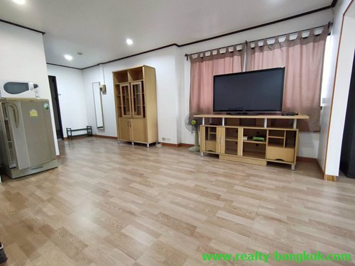 ให้เช่าคอนโดบางนาคอมเพล็กซ์-เรสซิเดนเชียล-ใกล้เซ็นทรัล-บิ๊กซี-บางนา-ติดถนนบางนา-ตราด