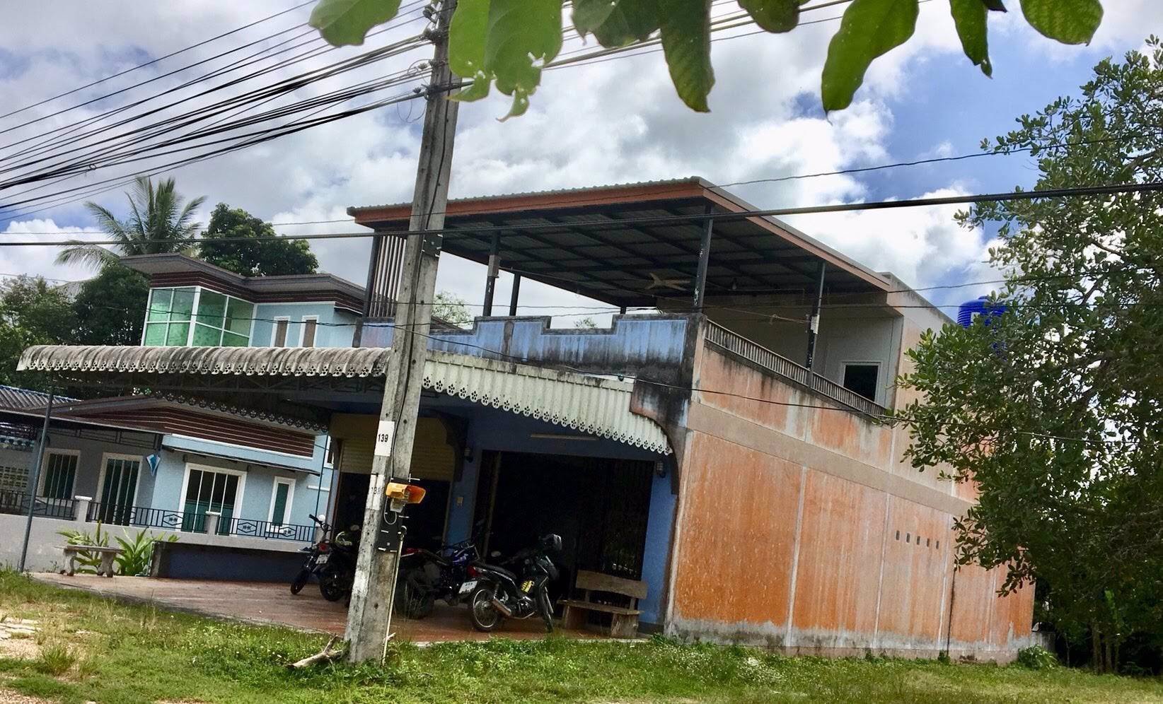 ขายบ้านพร้อมโอน-2-ห้องนอน-2-ห้องน้ำ-พร้อมดาดฟ้าหน้าหลังชั้นบน