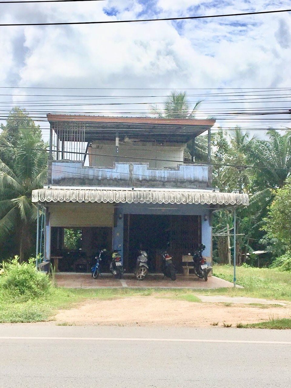 ขายบ้านพร้อมโอน-2-ห้องนอน-2-ห้องน้ำ-พร้อมดาดฟ้าหน้าหลังชั้นบน