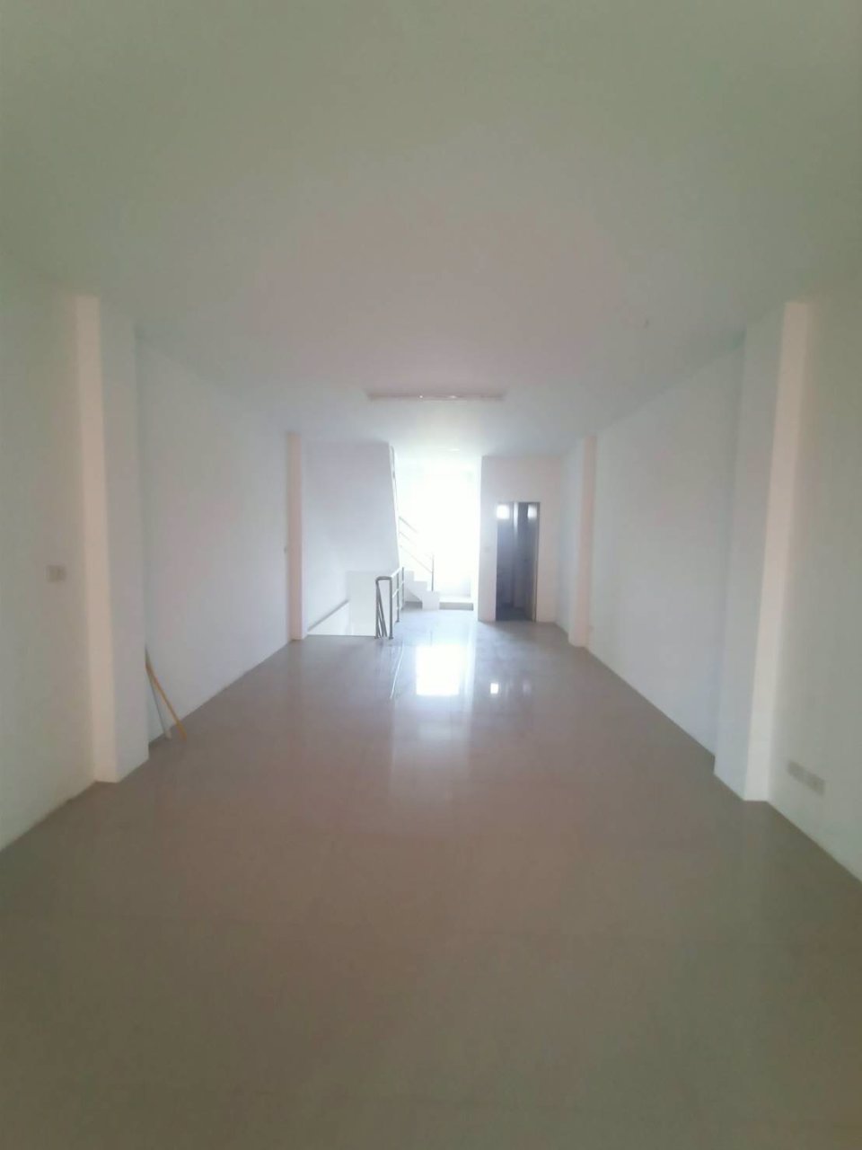 ขาย-หรือ-ให้เช่า-อาคารพาณิชย์-ติดถนนพระราม2-กม37-ตึกสร้างใหม่-สมุทรสาคร