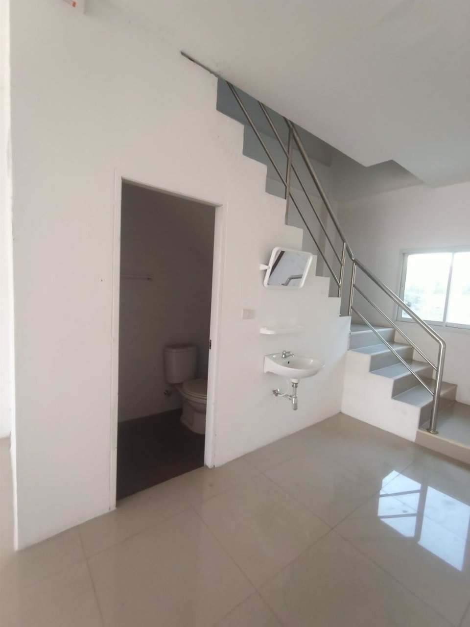 ขาย-หรือ-ให้เช่า-อาคารพาณิชย์-ติดถนนพระราม2-กม37-ตึกสร้างใหม่-สมุทรสาคร