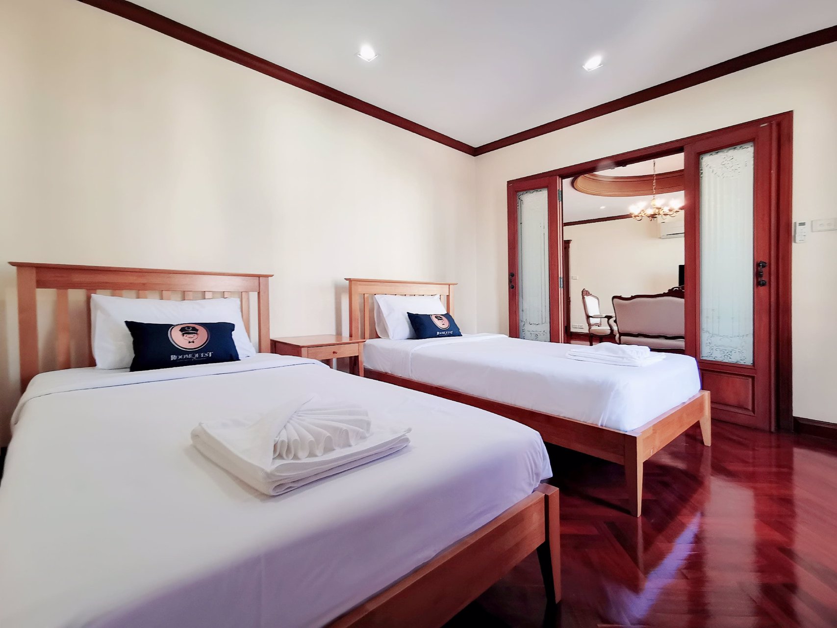 โรงแรมรูมเควสต์ทองหล่อ