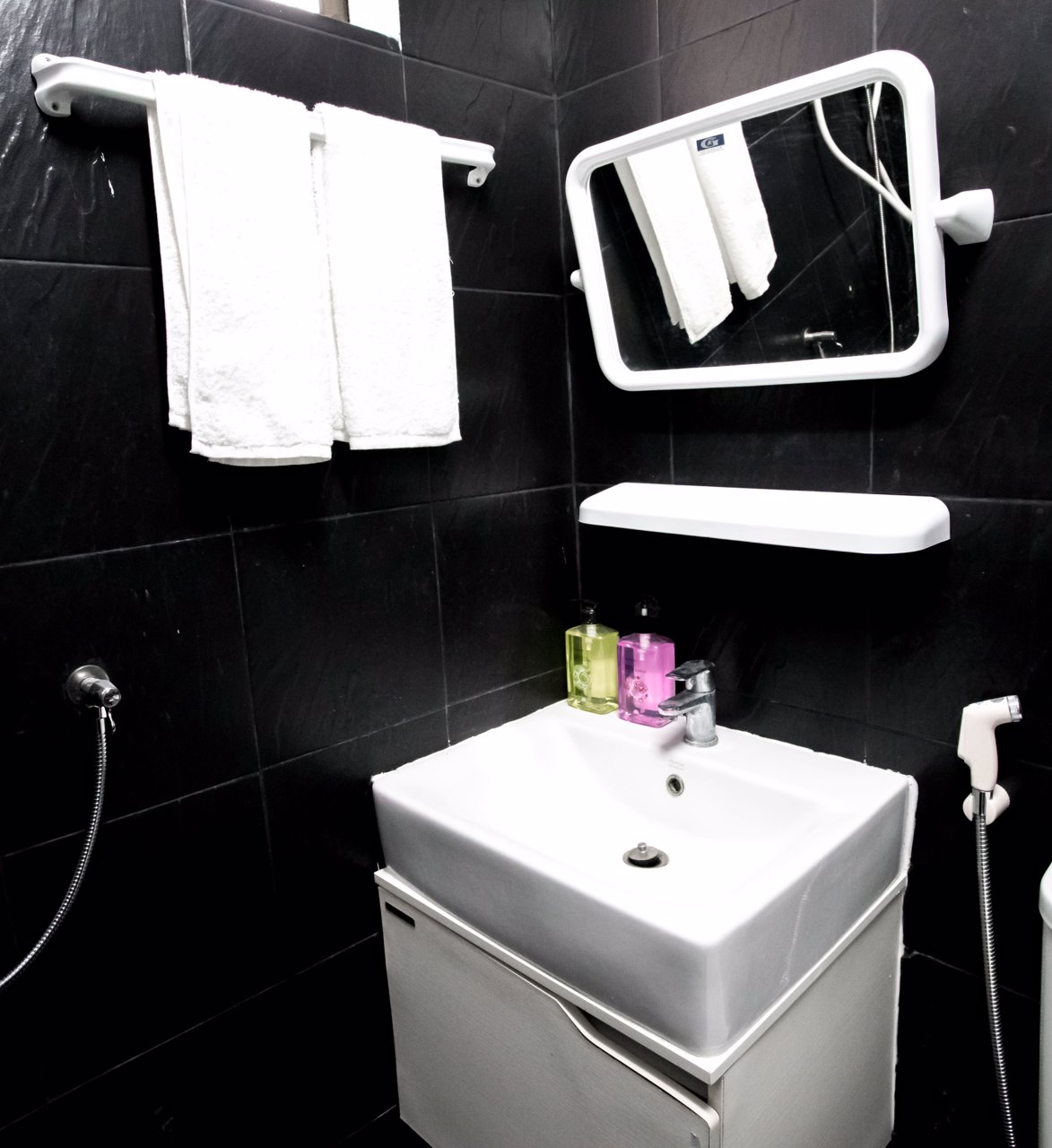 รูมเควสต์-รัชดา-mrt-สุทธิสาร