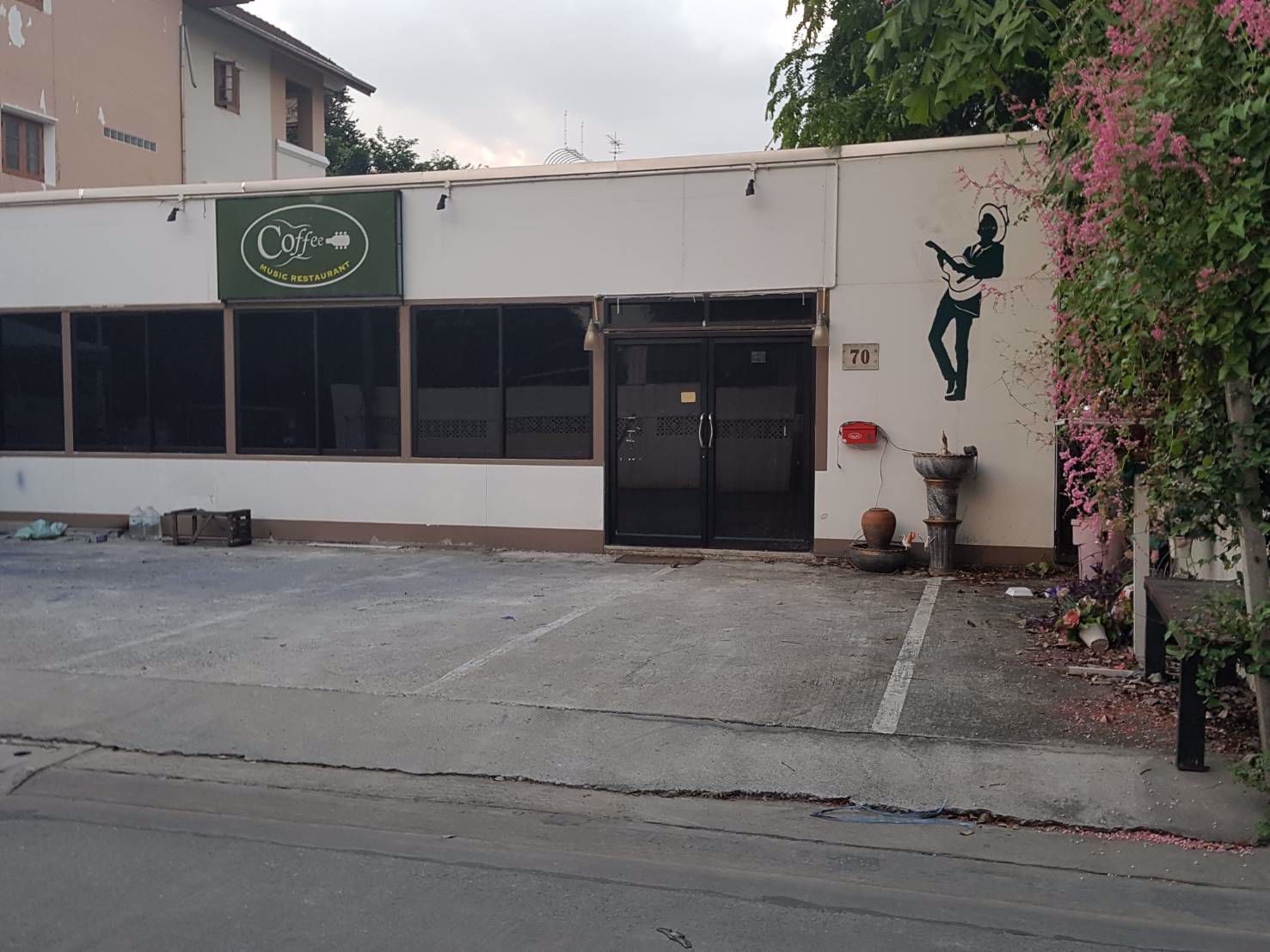 ให้เช่า-ร้านอารหาร-คาราโอเกะ-เนื้อที่-90-ตรมพร้อมที่จอดรถ-ซลาดพร้าว96-ซอยตรงข้าม-big-c